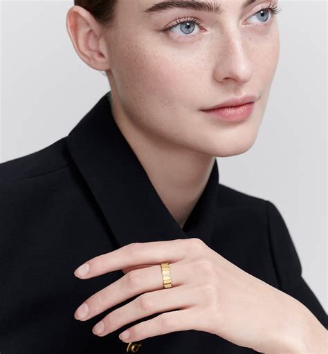 dior ring with dior on it|dior rings for women uk.